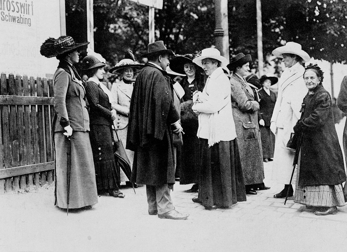 Teilnehmende des Frauenstimmrechtskongresses in München 1912, Foto: AddF / Archiv der deutschen Frauenbewegung